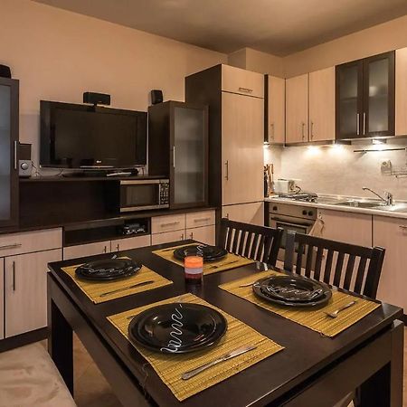Charming, Fully-Furnished, 2-Bedroom Apartment Банско Экстерьер фото