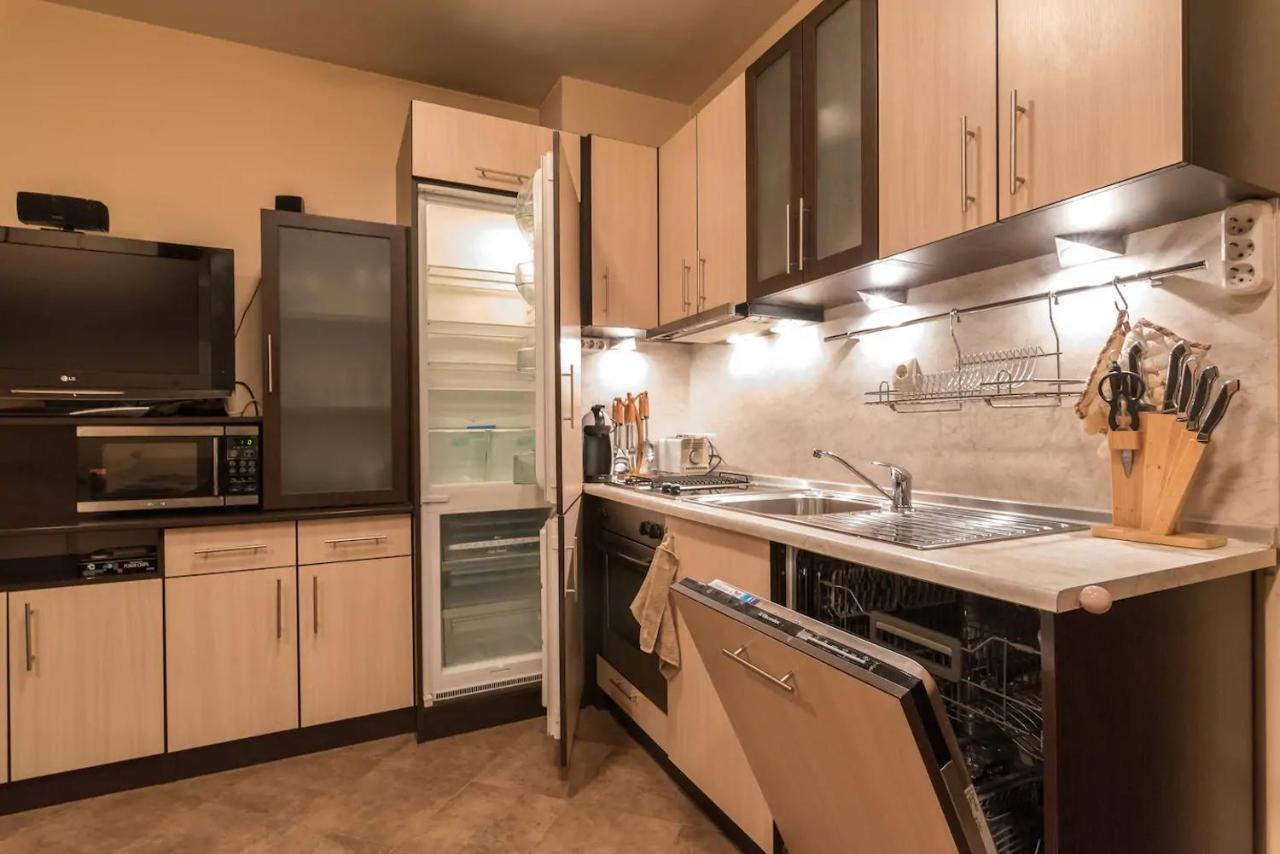 Charming, Fully-Furnished, 2-Bedroom Apartment Банско Экстерьер фото