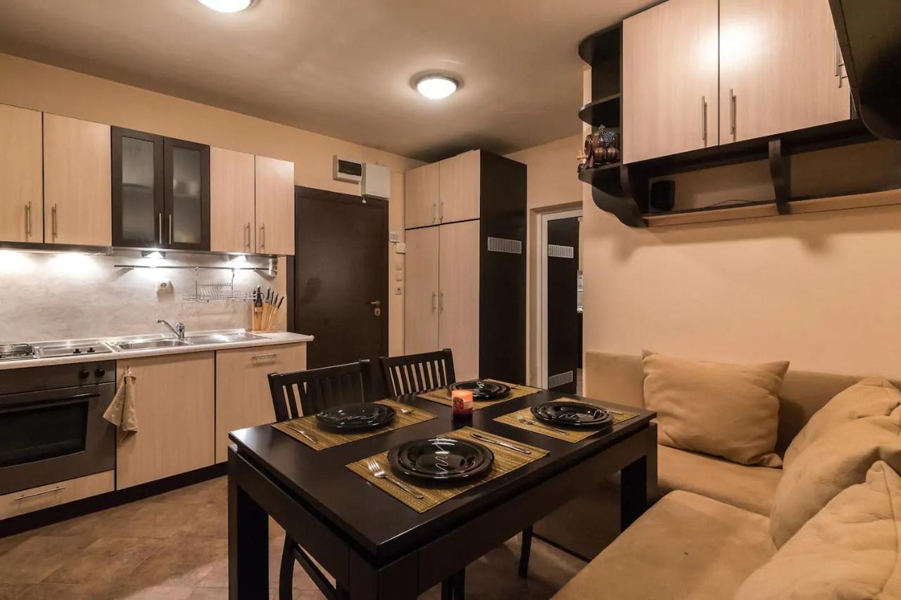 Charming, Fully-Furnished, 2-Bedroom Apartment Банско Экстерьер фото