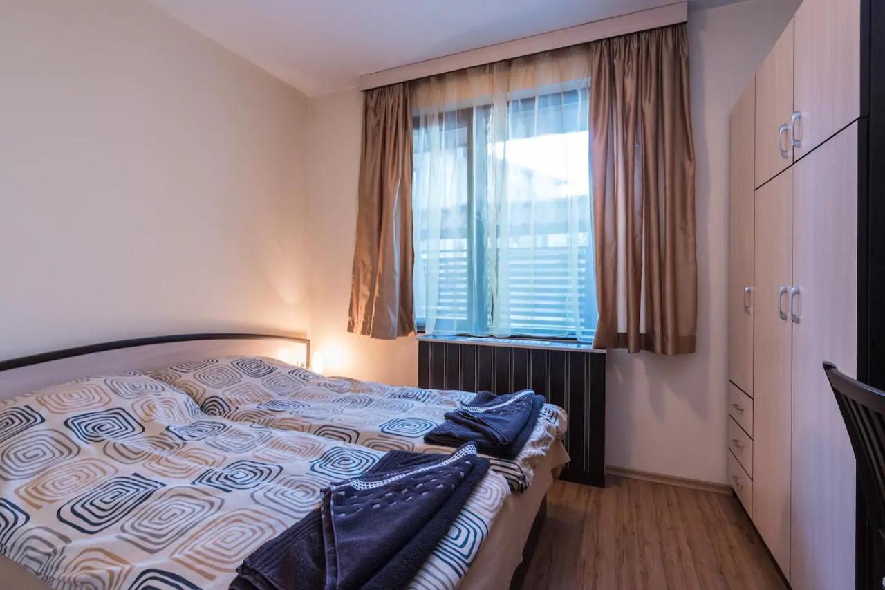 Charming, Fully-Furnished, 2-Bedroom Apartment Банско Экстерьер фото